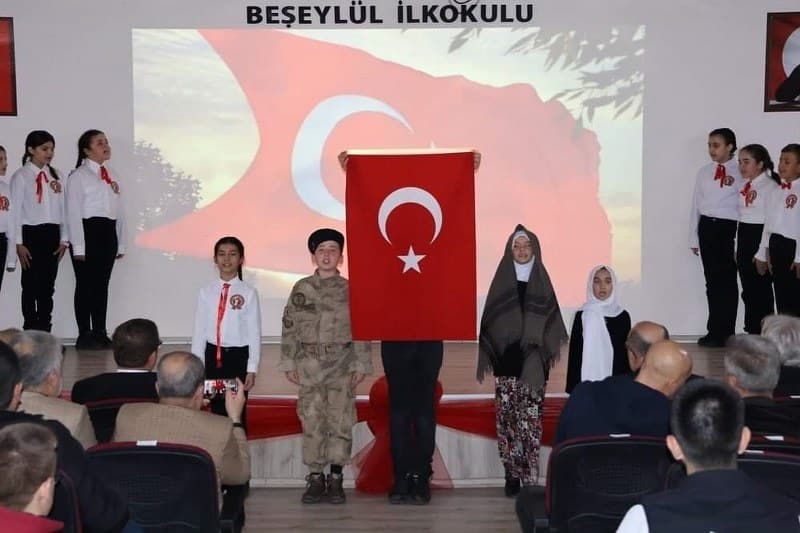 Susurluk'ta 12 Mart İstiklal Marşı’nın Kabulü ve Mehmet Akif Ersoy’u Anma Günü Coşkuyla Kutlandı.