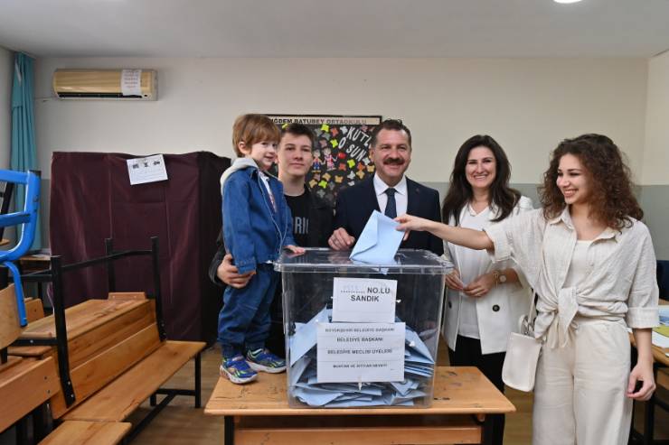 Yılmaz Ailesi Sandık Başında - Bir Aile, Bir Oy, Büyük Bir Umut