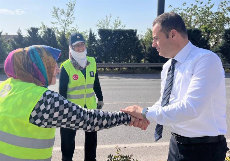 Başkan Akın’dan Emekçi Kadınlara Sürpriz Destek Ziyareti