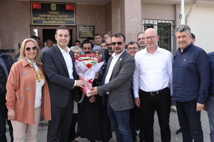   Ahmet Akın İlk Ziyaretini Şehit Yakınları ve Gazilere Yaptı
