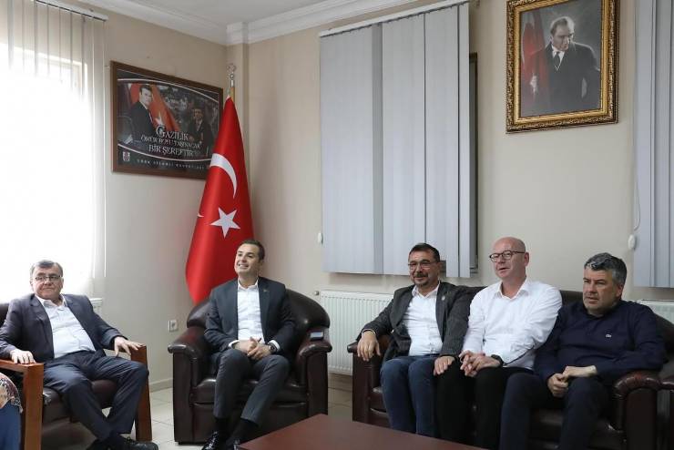 Ahmet Akın İlk Ziyaretini Şehit Yakınları ve Gazilere Yaptı