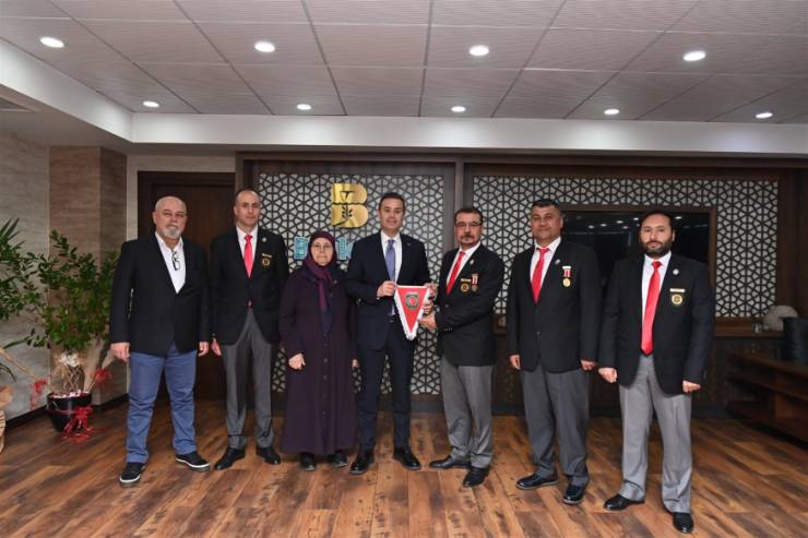Büyükşehir Belediye Başkanı Ahmet Akın, Harp Malulü Gaziler Derneği