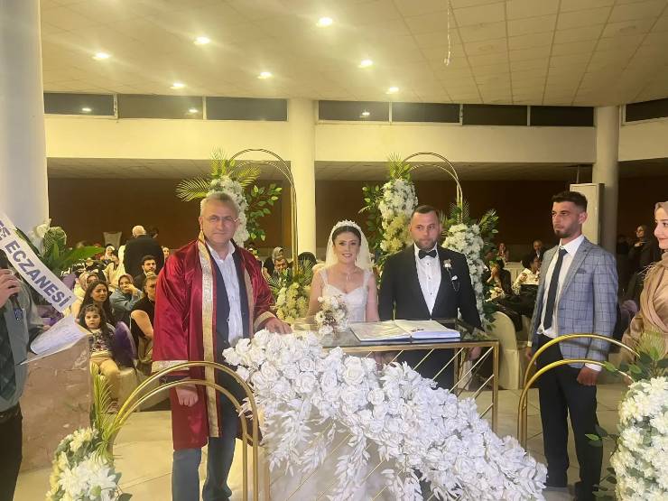 CHP'li Semizel, Başkanlık Görevinde İlk Nikahı Kıydı