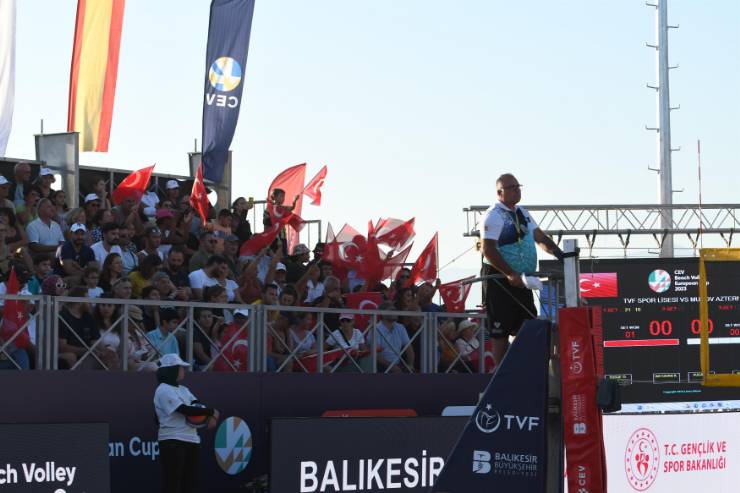  Balıkesir, plaj voleybolunun göz bebeği oluyor