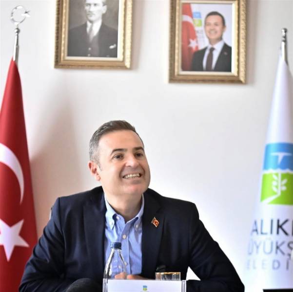 Balıkesir Büyükşehir Belediye Başkanı Ahmet Akın, Bandırma’da düzenlediği basın toplantısında deniz taksi projesinin müjdesini verdi. Bu yazdan itibaren Bandırma ve Körfez’de deniz taksiler hizmete başlayacak.