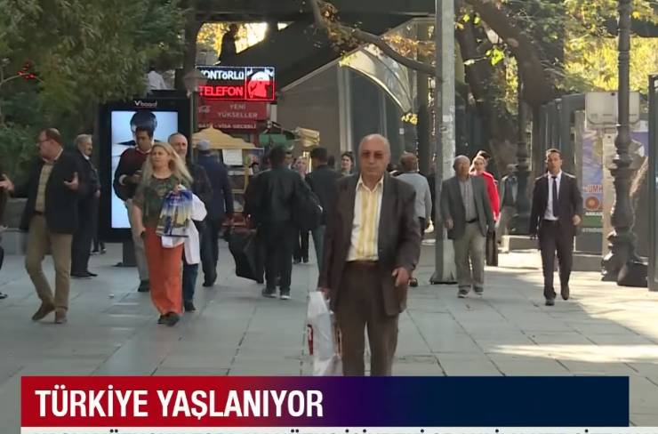 İlk nüfus sayımının yapıldığı 1927 yılında Türkiye'nin nüfusu 13 milyon 648 bin 270 kişiydi. 2023 yılına gelindiğinde ise bu sayı 85 milyon 372 bin 377'ye çıktı. Türkiye'nin 6 kat büyümesine rağmen, yaşlı nüfus oranı da hızla arttı.