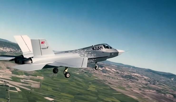 Aselsan tarafından geliştirilen Murat 600A AESA (Aktif Elektronik Olarak Taranan Dizi) radarı, Kaan savaş uçağına entegre edilecek ve uçağın radar yeteneklerini önemli ölçüde artıracak. Bu radar sistemi, geleneksel radar sistemlerinden çok daha ileri bir teknolojiye sahip olup, radar teknolojisinde önemli bir sıçramayı temsil ediyor.