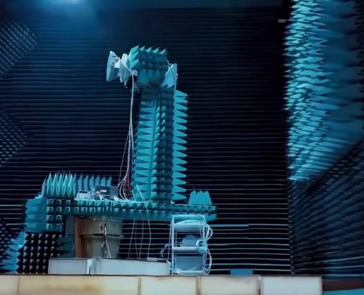 Aselsan tarafından geliştirilen Murat 600A AESA (Aktif Elektronik Olarak Taranan Dizi) radarı, Kaan savaş uçağına entegre edilecek ve uçağın radar yeteneklerini önemli ölçüde artıracak. Bu radar sistemi, geleneksel radar sistemlerinden çok daha ileri bir teknolojiye sahip olup, radar teknolojisinde önemli bir sıçramayı temsil ediyor.
