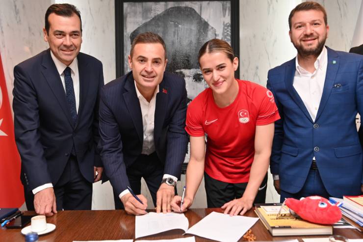 Balıkesir Büyükşehir Belediyesi, Esra Yıldız Kahraman, Olimpiyat, spor, sözleşme, başarı, destek, Paris 2024