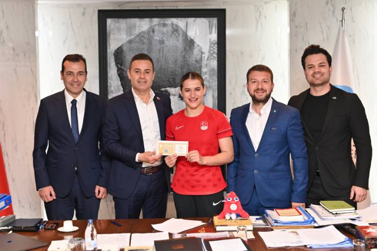 Balıkesir Büyükşehir Belediyesi, Esra Yıldız Kahraman, Olimpiyat, spor, sözleşme, başarı, destek, Paris 2024