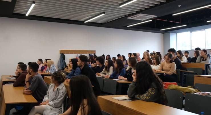 Bandırma 17 Eylül Üniversitesi, Tıp Fakültesi, temel tıp bilimleri, dahili tıp bilimleri, cerrahi tıp bilimleri, eğitim programı, çeşitlilik