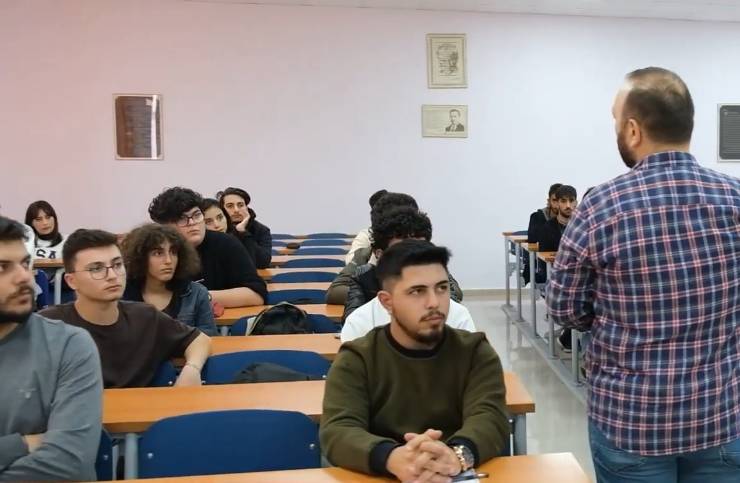 Bandırma 17 Üniversitesi, Denizcilik Meslek Yüksekokulu, Deniz ve Liman İşletmeciliği Programı, nitelikli teknisyenler, staj imkanları, denizcilik sektörü