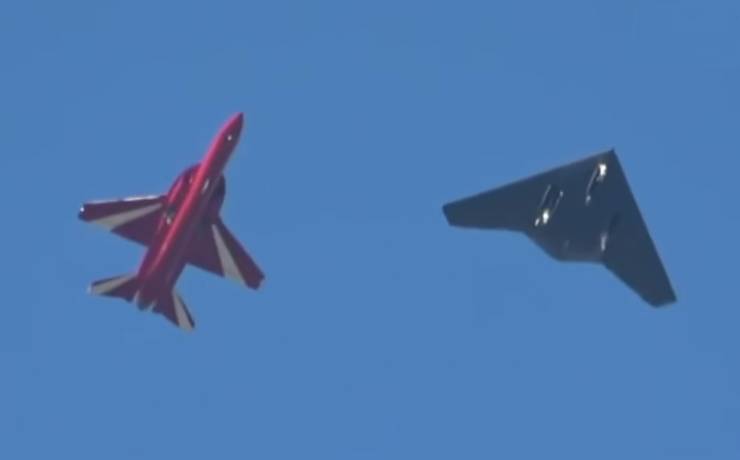 Hürjet: Modern aviyonik sistemler, yüksek manevra kabiliyeti ve gelişmiş silah entegrasyonu ile öne çıkıyor. Eğitim ve taarruz görevlerinin yanı sıra keşif, devriye ve yakın hava desteği gibi çeşitli operasyonlarda kullanılabiliyor. Anka 3: İleri seviye keşif ve istihbarat toplama görevleri için tasarlanmıştır. Uzun havada kalış süresi, yüksek irtifa operasyon kabiliyeti ve gelişmiş sensör sistemleriyle donatılmıştır. İstihbarat, gözetleme, keşif ve taarruz görevlerini etkin şekilde yerine getirebiliyor.