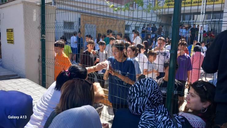 Susurluk'ta 325 Öğrenci LGS Heyecanı Yaşadı