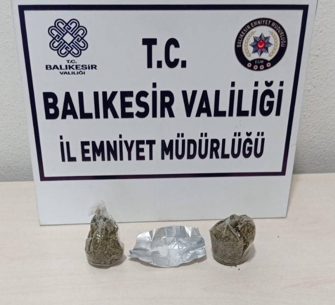 Susurluk'ta Uyuşturucu Satıcıları Yakalandı