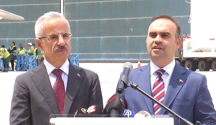 Türkiye, Türksat 6A uydusuyla haberleşme uydusu üretebilen 10 ülkeden biri olma yolunda önemli bir adım attı. Ulaştırma ve Altyapı Bakanı Abdulkadir Uraloğlu ve Sanayi ve Teknoloji Bakanı Mehmet Fatih Kacır, Türksat 6A’nın ABD’deki Cape Canaveral Hava Kuvvetleri İstasyonu