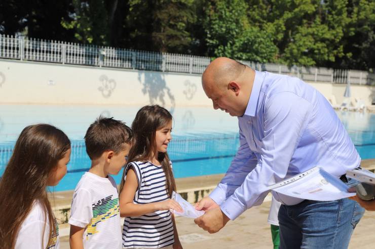 Gönen, yüzme kursu, sertifika töreni, yaz spor okulları, İbrahim Palaz, Gönen Belediyespor