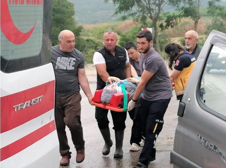 Manyas kaza, Darıca Yolu, trafik kazası, elektrik direği, yağmur kazası, Manyas Devlet Hastanesi