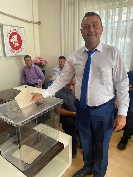 Susurluk Muhtarlar Derneği'nde Görev Değişimi