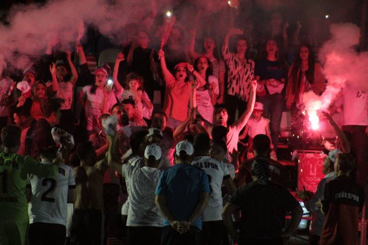 Kuşcenneti Mahalle Muhtarı ve Kuşcenneti Birlik ve Dayanışma Derneğinin ev sahipliğinde 28 Temmuz tarihinde başlayacak olan turnuvaya katılacak olan takımlar şampiyonluk için mücadele edecek. Turnuva