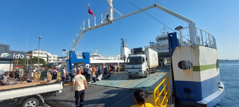 Balıkesir’de Gestaş tarafından işletilen Avşa, Marmara ve diğer adalar arası feribot ücretlerine %39 zam yapıldı. Yeni zamla birlikte Avşa Adası'na araçla geçiş ücreti 895 TL’ye yükseldi. Ada halkının tepki gösterdiği zamma ilişkin Gestaş bir açıklama yaptı.
