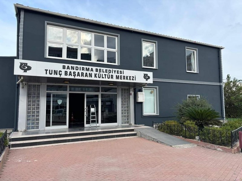 Bandırma Belediyesi, Eski Hal Binası, Kent Lokantası, Tunç Başaran Kültür Merkezi, yenileme çalışmaları, kültür sanat
