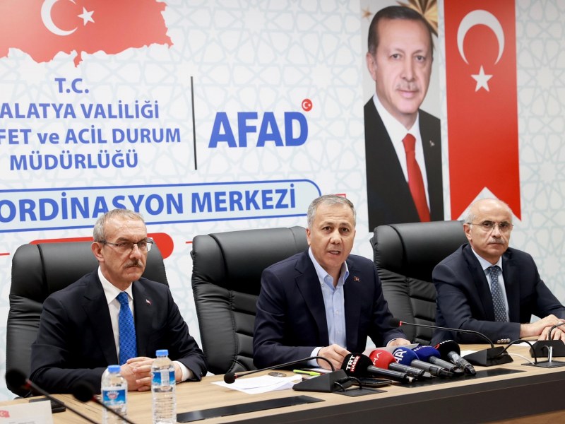 Malatya deprem, Ali Yerlikaya, AFAD, 5.9 büyüklüğünde deprem, saha taraması, Jandarma, İHA,