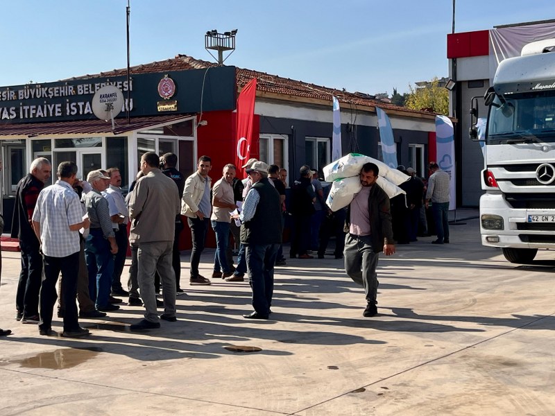 Balıkesir, Manyas, Ahmet Akın, çiftçi desteği, süt otu tohumu, sürdürülebilir tarım, hayvancılık, çavdar