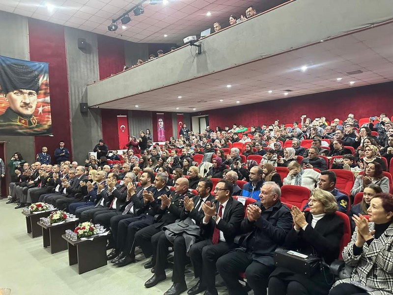 Bandırma 10 Kasım töreni, Atatürk