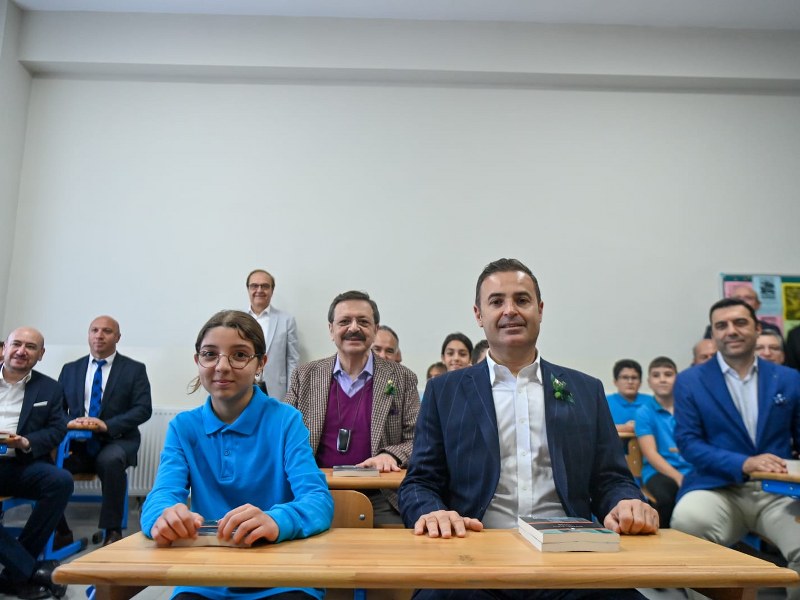 Balıkesir, Ayvalık Zeytin Hasat Festivali, zeytinyağı, Ahmet Akın, Türkiye'nin genel yıldızı