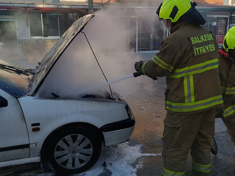 Bandırma otomobil söndürücü, Kayacık Caddesi, itfaiye müdahalesi, araç söndürücü
