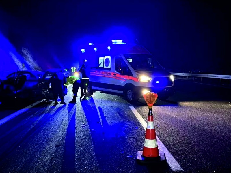 Savaştepe trafik kazası, İstanbul-İzmir Otoyolu kazası, tomruk kazası, Balıkesir trafik kazası, zincirleme kazası