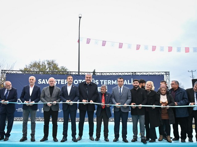 Balıkesir Büyükşehir Belediye Başkanı Ahmet Akın, Savaştepe Halk Buluşması programında vatandaşlarla bir araya geldi. Savaştepe’de yoğun ilgiyle karşılanan Akın, “Savaştepe her şeyin en iyisini hak ediyor” diyerek ilçeye kazandırmayı planladıkları Tıbbiyeli Hikmet Sağlık Merkezi, kreş ve Kent Lokantası ile halkın öncelikli ihtiyaçlarına çözüm bulacaklarını dile getirdi.