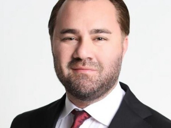 Balıkesir Büyükşehir Belediyesi Başkan Vekili ve İmar Komisyonu Başkanı Ferit Gündoğdu, “rezerv alanların satışa çıkarıldığı” iddialarının gerçeği yansıtmadığını belirterek konuyla ilgili açıklamalarda bulundu. Söz konusu alanın rezerv alan olmadığını ve halkın menfaatine olmayan tek bir karar alınmadığını söyleyen Gündoğdu, “Biz herhangi bir rezerv alanını satmadık” derken AKP tarafından zamanında 12 rezerv alan satışı yapıldığını dile getirdi.