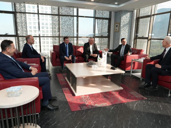 Balıkesir Büyükşehir Belediyesi komşu illerin büyükşehir belediye başkanlıkları ile bir araya gelerek ortak çalışma zemini oluşturmak amacıyla görüşmeler yapıyor. Bu kapsamda Balıkesir Büyükşehir Belediyesi Zabıta Daire Başkanlığı