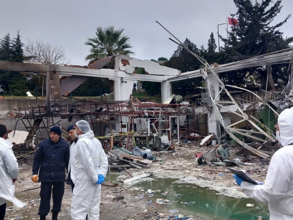 Cumhuriyet Halk Partisi Genel Başkanı Özgür Özel, Balıkesir’in Karesi ilçesinde patlayıcı üretilen bir fabrikada yaşanan patlama ile ilgili heyet görevlendirdi.