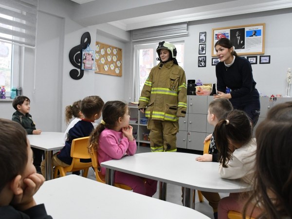 Balıkesir’de Minik Öğrencilere Yangın Eğitimi Verildi