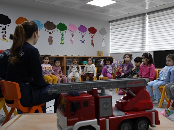 Balıkesir’de Minik Öğrencilere Yangın Eğitimi Verildi