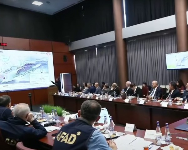 Santorini, deprem fırtınası, AFAD, tsunami, Ege Denizi