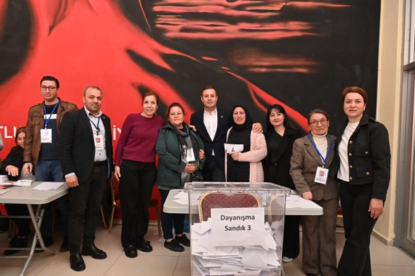 BALIKESİR’İN 20 İLÇESİNDE VATANDAŞLAR SANDIKLARI DOLDURDU