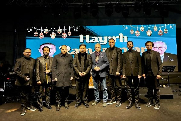 Bandırma Belediyesi, her yıl olduğu gibi bu yıl da Ramazan ayını dolu dolu etkinliklerle karşıladı! Söyleşilerden konserlere, sinema gösterimlerinden çocuklar için özel etkinliklere kadar pek çok programın yer aldığı Ramazan Etkinlikleri, vatandaşlara keyifli anlar yaşatıyor. Tüm etkinlikler ücretsiz olup, Ramazan ayının birlik, beraberlik ve manevi atmosferine uygun şekilde düzenlenmiştir.
