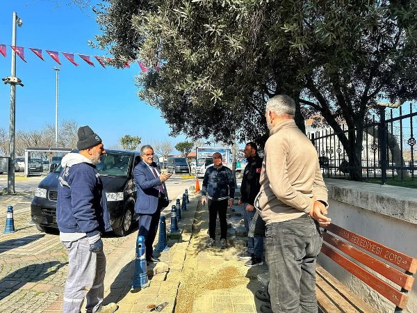 Bandırma’da Çalışmalar Hızla Devam EdiyorBandırma Belediyesi, kentin farklı noktalarında yürüttüğü çalışmalara hız kesmeden devam ediyor. Mahallelerdeki parke taşı döşeme işlemleri, Barış Manço Kültür Merkezi’ndeki tadilat çalışmaları ve mezarlık alanındaki düzenlemeler titizlikle sürdürülüyor.