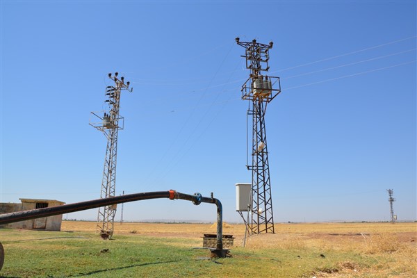 956037850