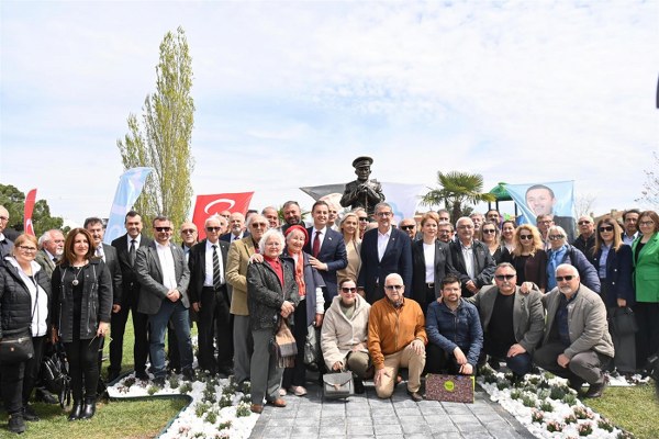 Ahmet Akın’dan Tıbbiyeli Hikmet’e vefa (2)