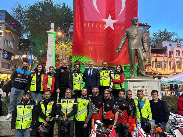 BANDIRMA’DA 23 NİSAN COŞKUSU MOTOSİKLET KORTEJİYLE ZİRVEYE TAŞINDI (5)