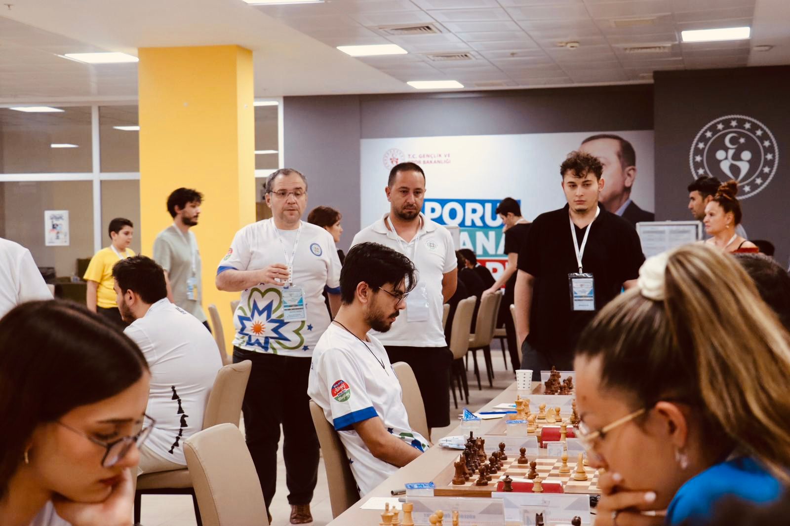 Aras: Sporu ve sporcularımızı desteklemeye devam edeceğiz