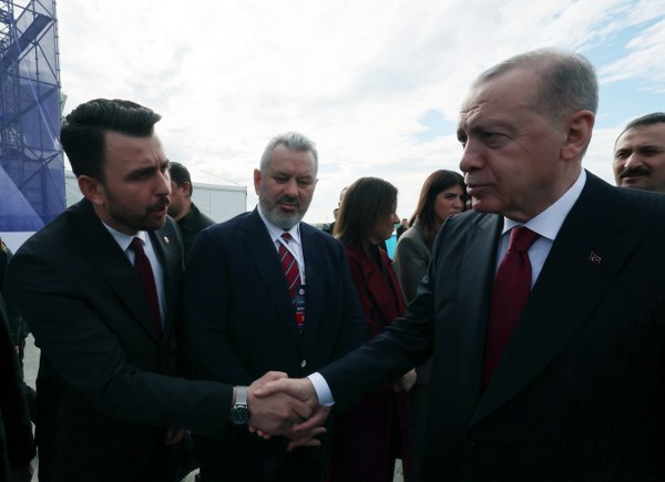 AK Parti’li Öztaylan’ın İstanbul Maratonu 9 bin 200 Araç Teslim