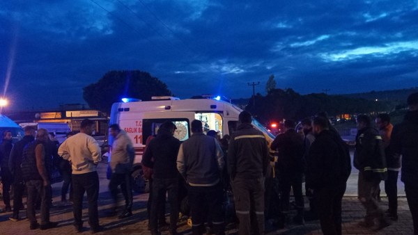 AYVALIK’TA TRAFİK KAZASI, 2 YARALI