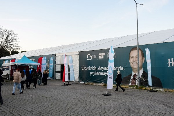 Büyükşehir ilk iftarını vatandaşlarla yaptı