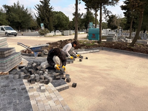 Bandırma’da belediye ekiplerinden yoğun mesai